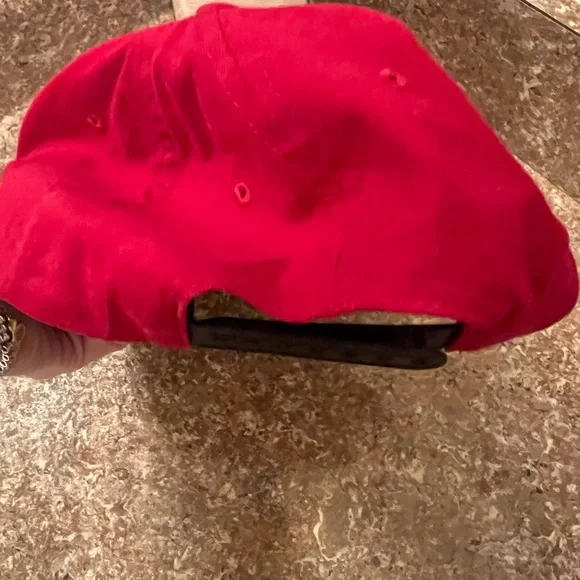 Nike Air Jordan - Red Cap - Picture 3 of 3